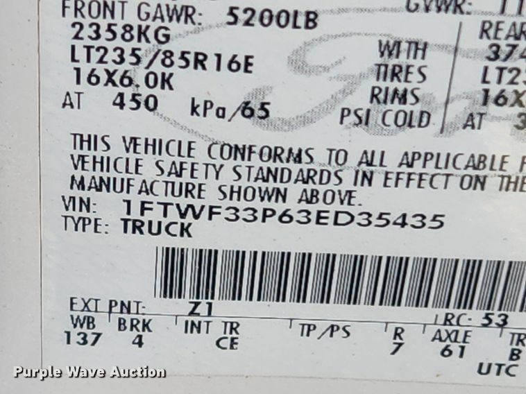 image for item LX9624 2003 Ford F350 Super Duty XL  flatbed pickup truck