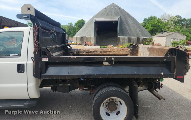 image for item LX9625 2012 Ford F550 Super Duty XL  dump flatbed truck