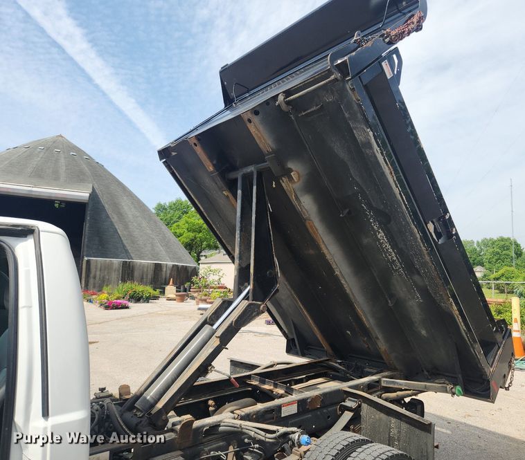 image for item LX9625 2012 Ford F550 Super Duty XL  dump flatbed truck
