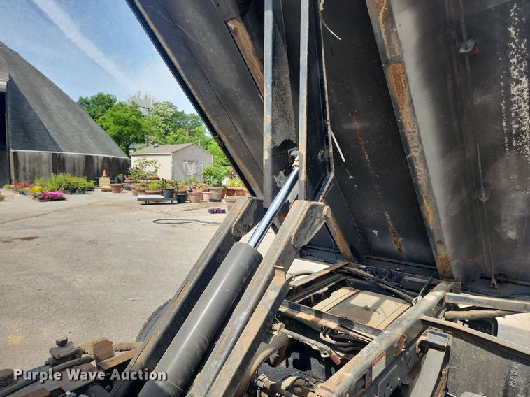 image for item LX9625 2012 Ford F550 Super Duty XL  dump flatbed truck