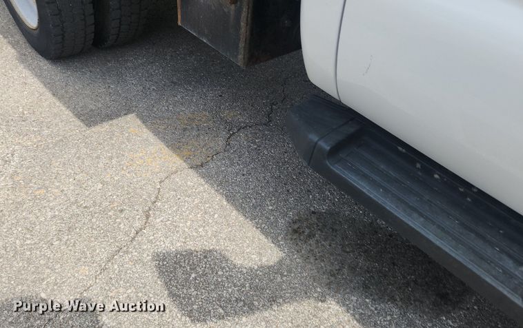 image for item LX9625 2012 Ford F550 Super Duty XL  dump flatbed truck