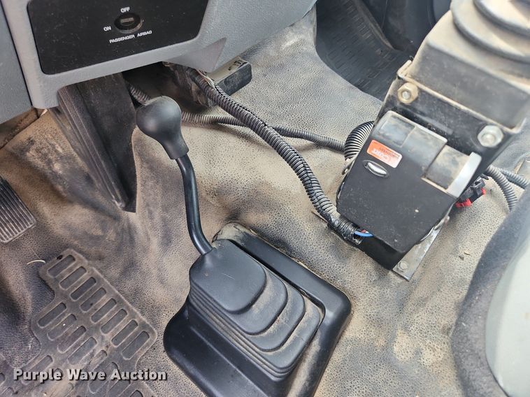 image for item LX9626 2012 Ford F550 Super Duty XL  dump flatbed truck