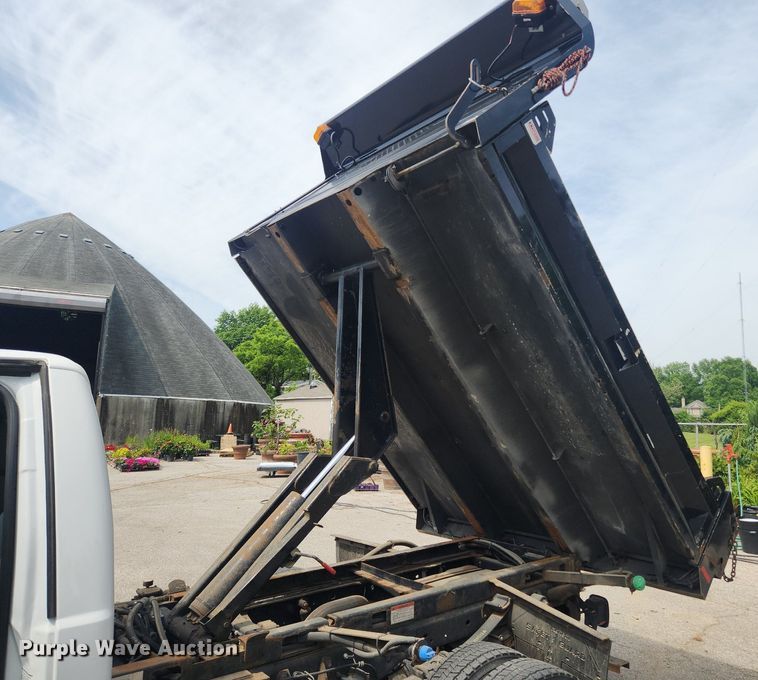 image for item LX9626 2012 Ford F550 Super Duty XL  dump flatbed truck