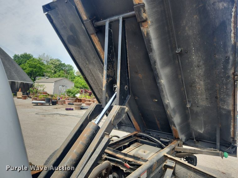 image for item LX9626 2012 Ford F550 Super Duty XL  dump flatbed truck