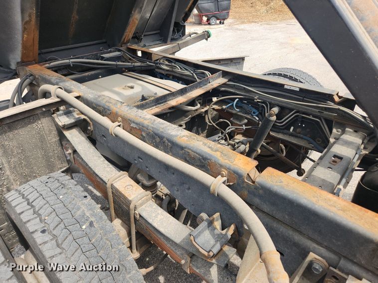 image for item LX9626 2012 Ford F550 Super Duty XL  dump flatbed truck