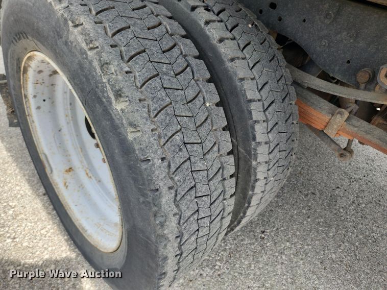 image for item LX9626 2012 Ford F550 Super Duty XL  dump flatbed truck