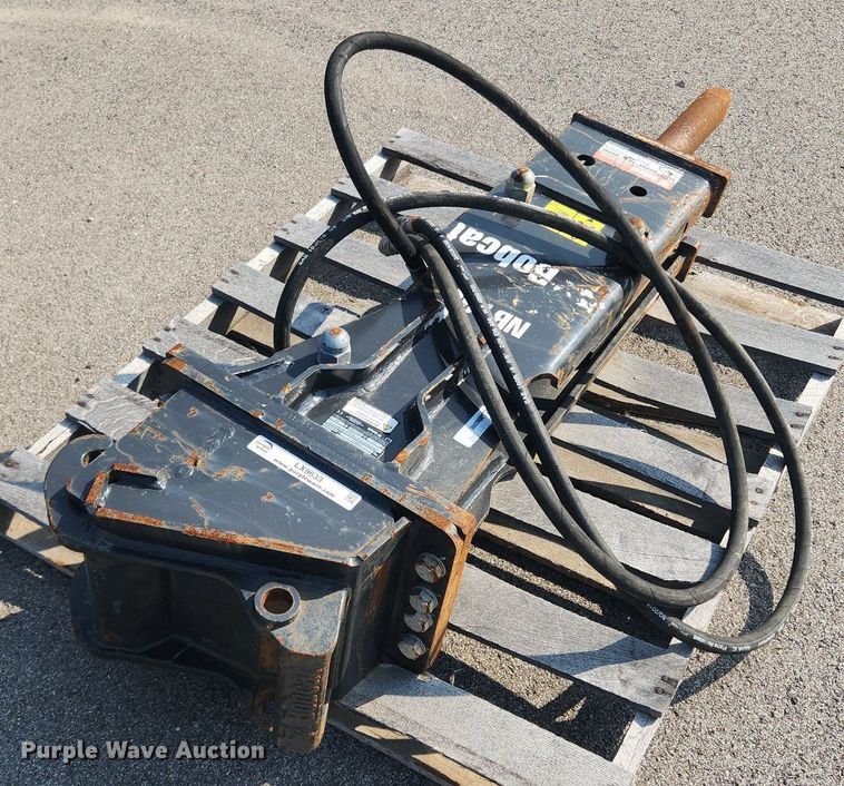 image for item LX9633 2018 Bobcat Breaker NB160  breaker