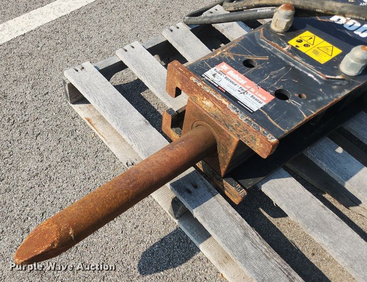 image for item LX9633 2018 Bobcat Breaker NB160  breaker