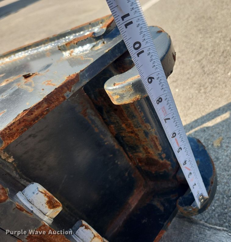 image for item LX9633 2018 Bobcat Breaker NB160  breaker