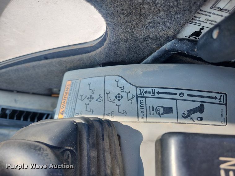 image for item LX9634 2008 Bobcat 337G  mini excavator