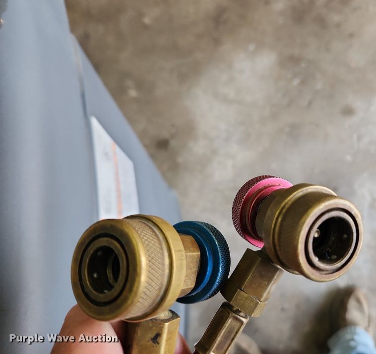 image for item LX9656 Robinair Cooltech 34288  AC recharging machine