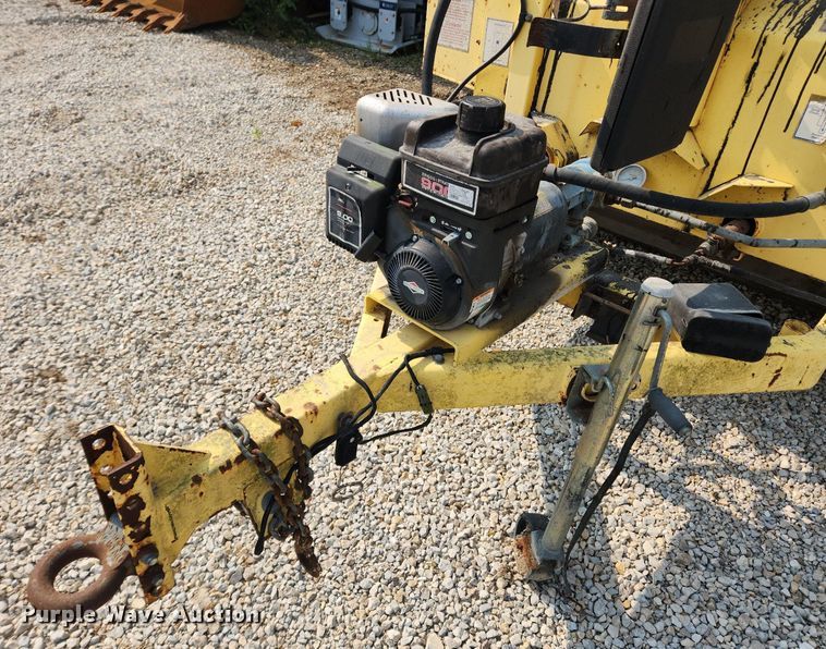 image for item LX9657 2005 Bomag Pro Tack TW250  melter applicator