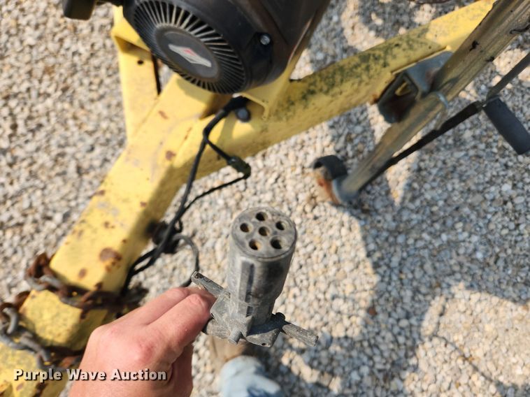 image for item LX9657 2005 Bomag Pro Tack TW250  melter applicator