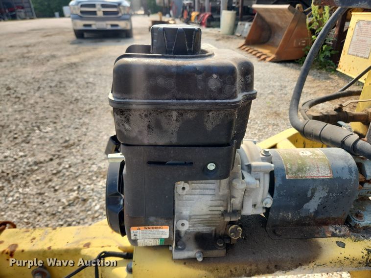 image for item LX9657 2005 Bomag Pro Tack TW250  melter applicator