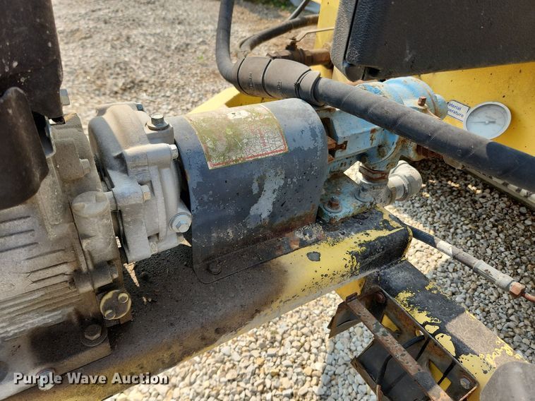 image for item LX9657 2005 Bomag Pro Tack TW250  melter applicator