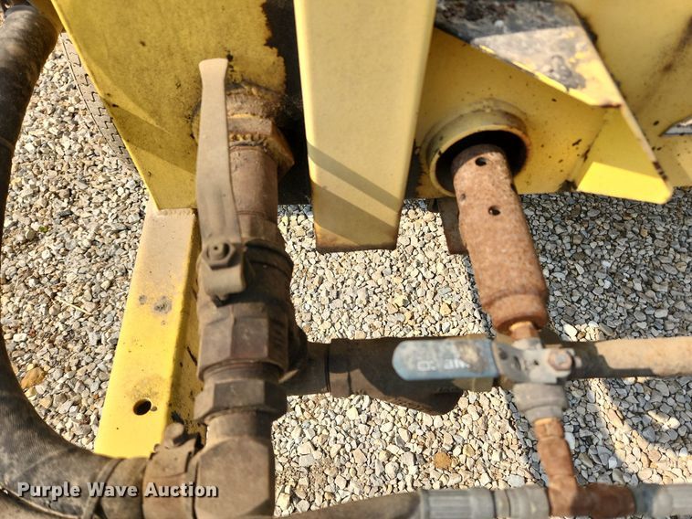 image for item LX9657 2005 Bomag Pro Tack TW250  melter applicator