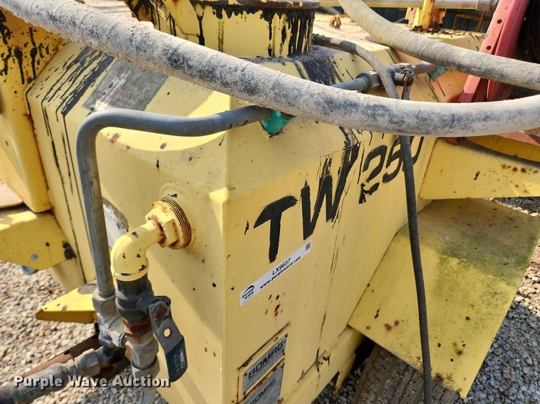 image for item LX9657 2005 Bomag Pro Tack TW250  melter applicator