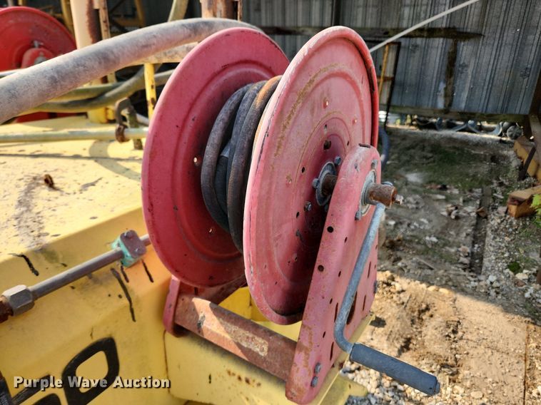 image for item LX9657 2005 Bomag Pro Tack TW250  melter applicator