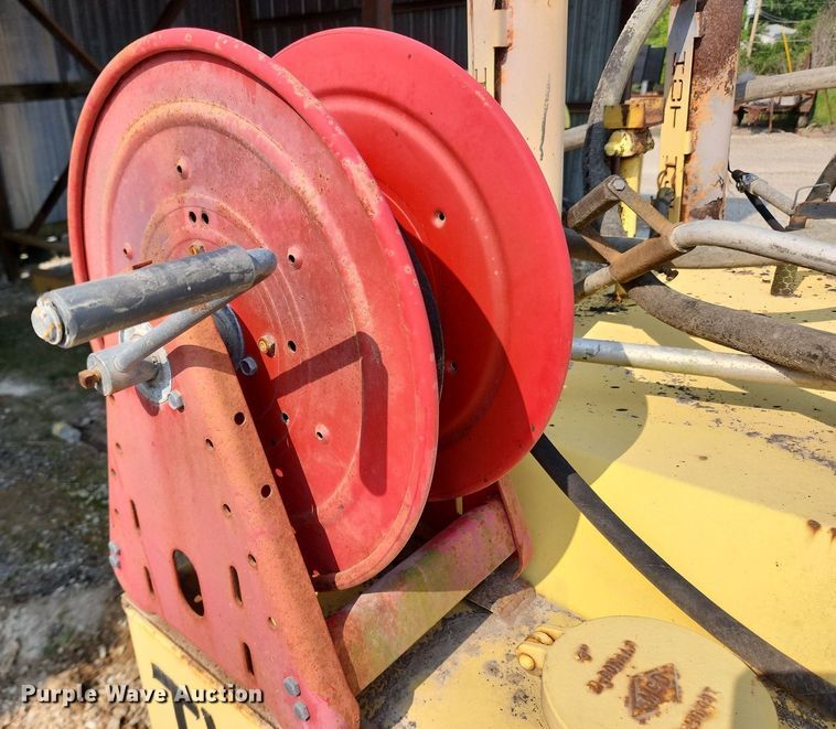 image for item LX9657 2005 Bomag Pro Tack TW250  melter applicator