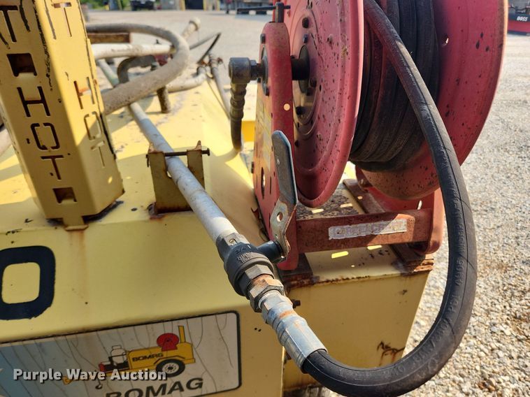 image for item LX9657 2005 Bomag Pro Tack TW250  melter applicator