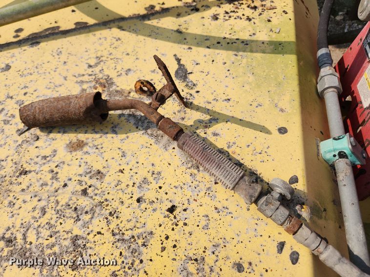 image for item LX9657 2005 Bomag Pro Tack TW250  melter applicator