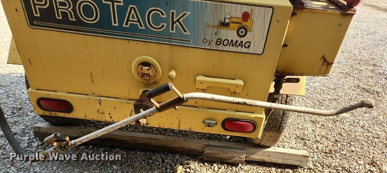 image for item LX9657 2005 Bomag Pro Tack TW250  melter applicator