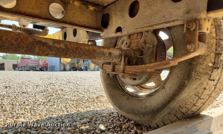 image for item LX9657 2005 Bomag Pro Tack TW250  melter applicator