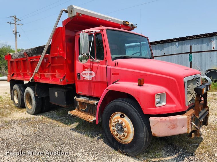 image for item LX9659 2004 Freightliner Business Class M2  dump truck