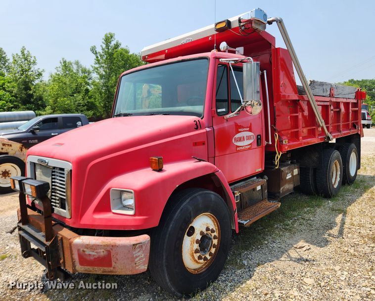 image for item LX9659 2004 Freightliner Business Class M2  dump truck