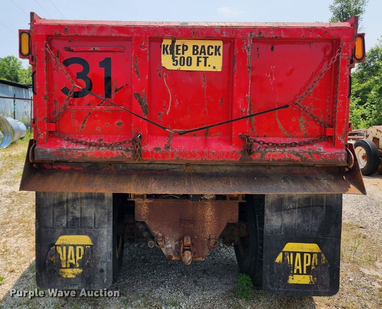 image for item LX9659 2004 Freightliner Business Class M2  dump truck