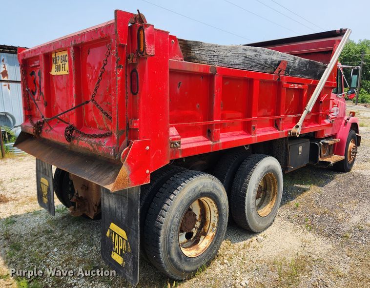 image for item LX9659 2004 Freightliner Business Class M2  dump truck