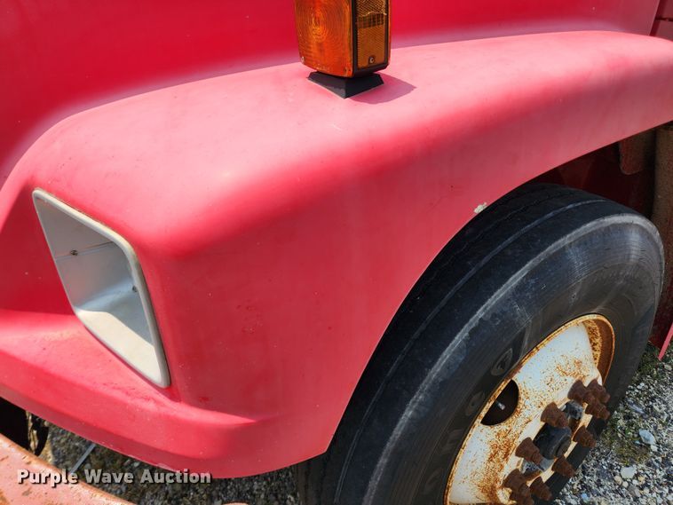 image for item LX9659 2004 Freightliner Business Class M2  dump truck