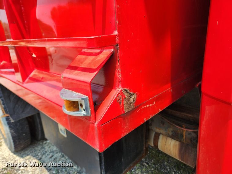 image for item LX9659 2004 Freightliner Business Class M2  dump truck