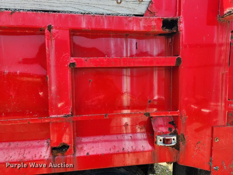 image for item LX9659 2004 Freightliner Business Class M2  dump truck