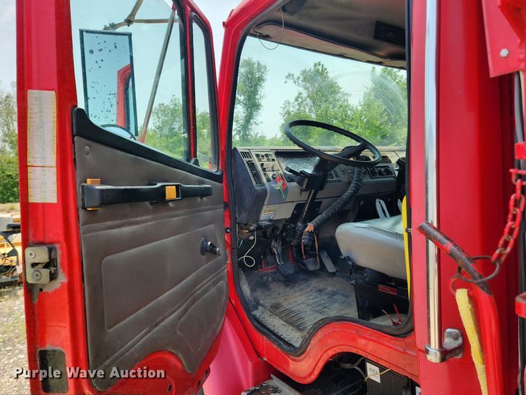 image for item LX9659 2004 Freightliner Business Class M2  dump truck