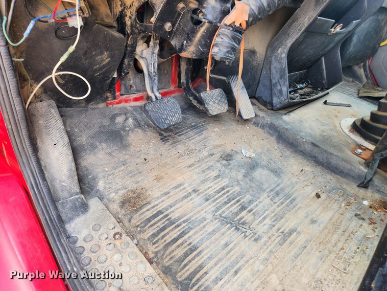 image for item LX9659 2004 Freightliner Business Class M2  dump truck