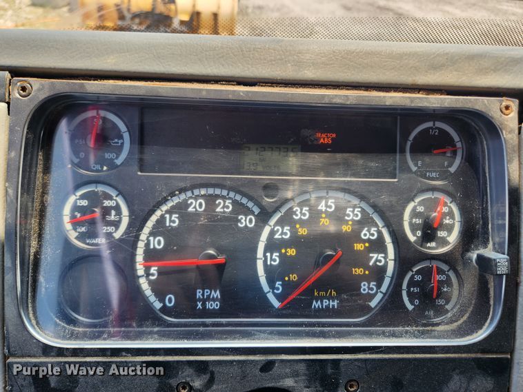 image for item LX9659 2004 Freightliner Business Class M2  dump truck