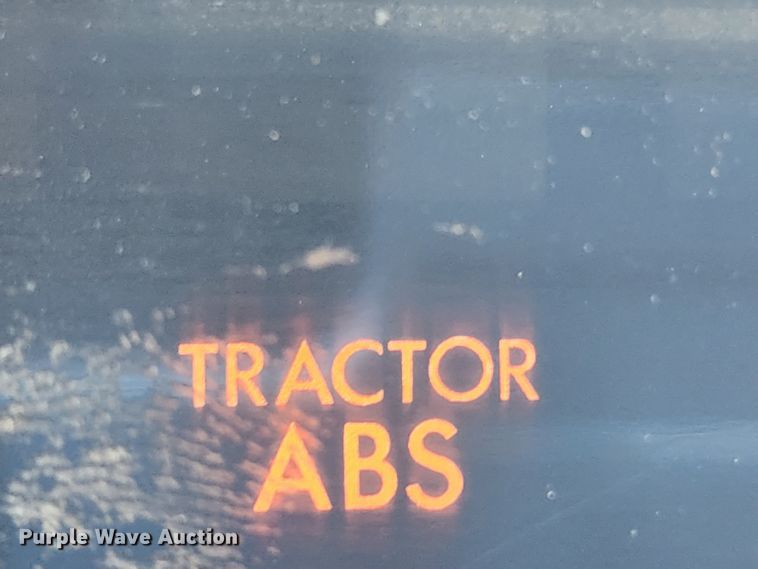 image for item LX9659 2004 Freightliner Business Class M2  dump truck