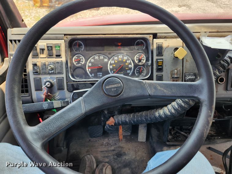 image for item LX9659 2004 Freightliner Business Class M2  dump truck