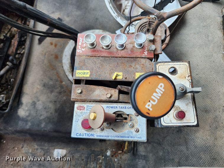 image for item LX9659 2004 Freightliner Business Class M2  dump truck