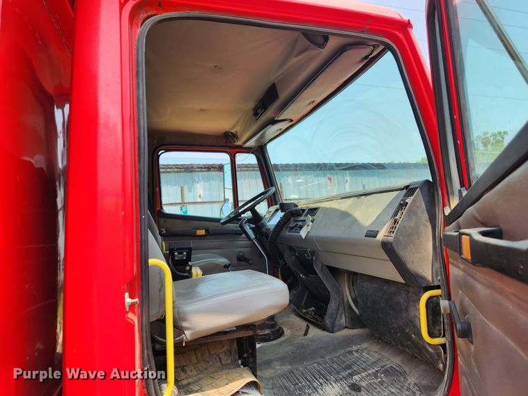 image for item LX9659 2004 Freightliner Business Class M2  dump truck