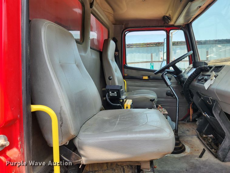 image for item LX9659 2004 Freightliner Business Class M2  dump truck