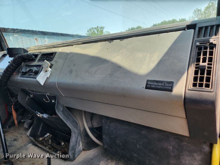 image for item LX9659 2004 Freightliner Business Class M2  dump truck