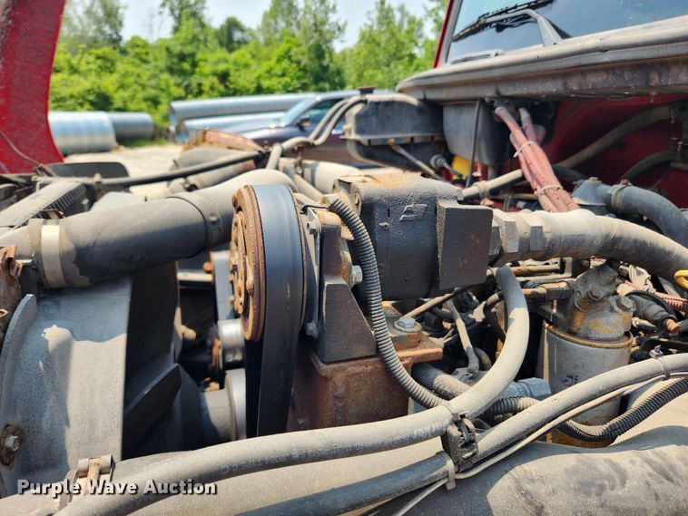 image for item LX9659 2004 Freightliner Business Class M2  dump truck