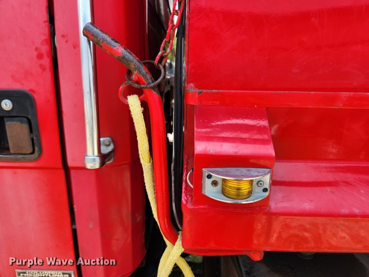 image for item LX9659 2004 Freightliner Business Class M2  dump truck