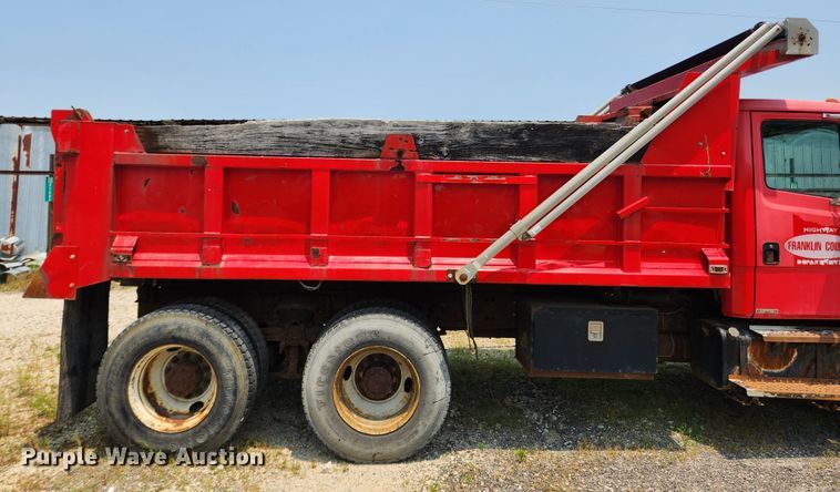 image for item LX9659 2004 Freightliner Business Class M2  dump truck