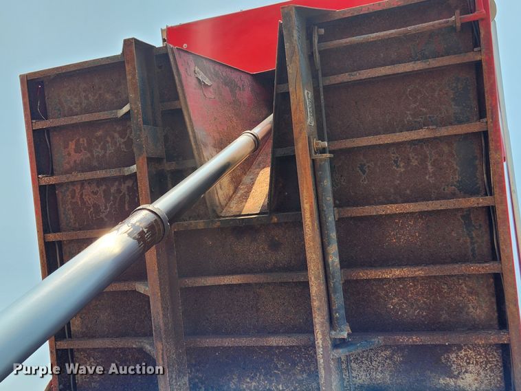 image for item LX9659 2004 Freightliner Business Class M2  dump truck