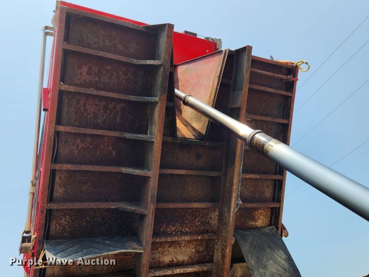 image for item LX9659 2004 Freightliner Business Class M2  dump truck