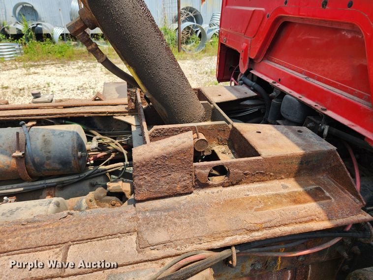 image for item LX9659 2004 Freightliner Business Class M2  dump truck