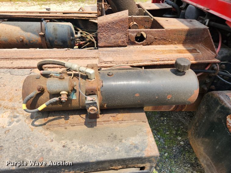 image for item LX9659 2004 Freightliner Business Class M2  dump truck